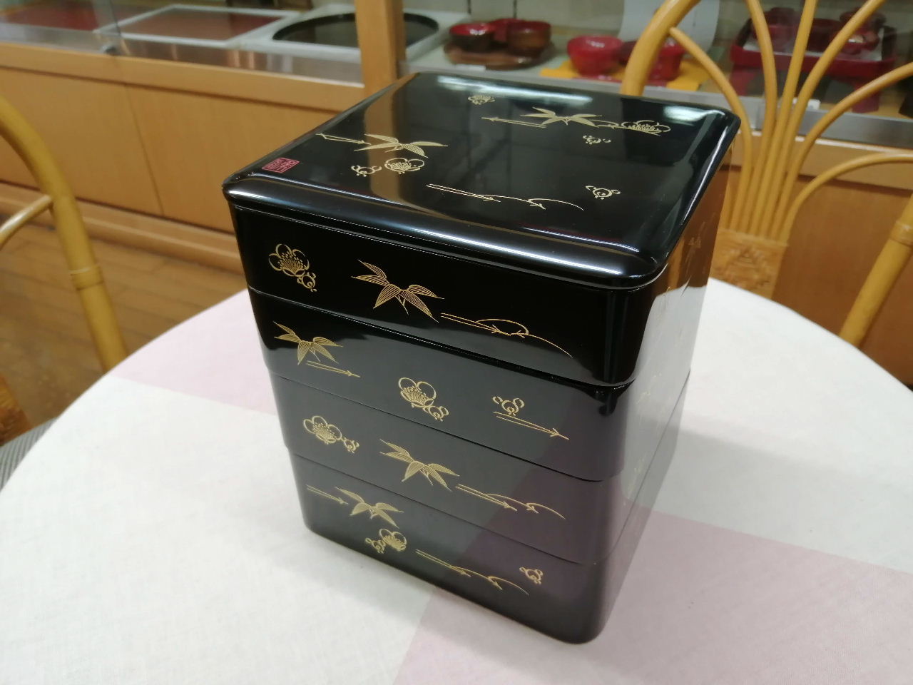 輪島塗　松竹梅沈金　四段重